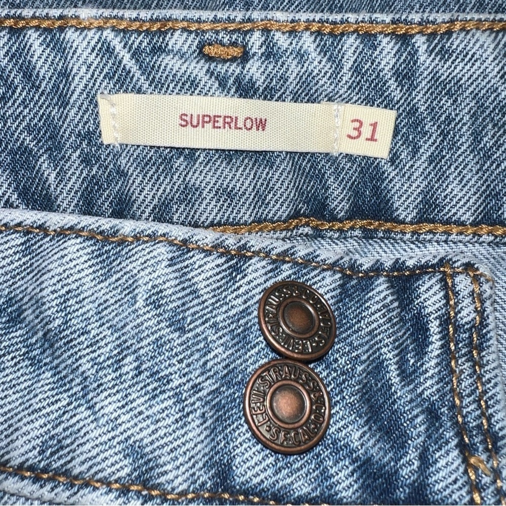 Levi’s Women’s Superlow Loose Straight Leg Double-Button Relaxed Fit Jeans - Picture 7 of 16
